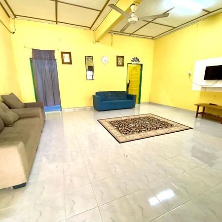 Umi Homestay Batu Buruk Kuala Terengganu Eksteriør billede
