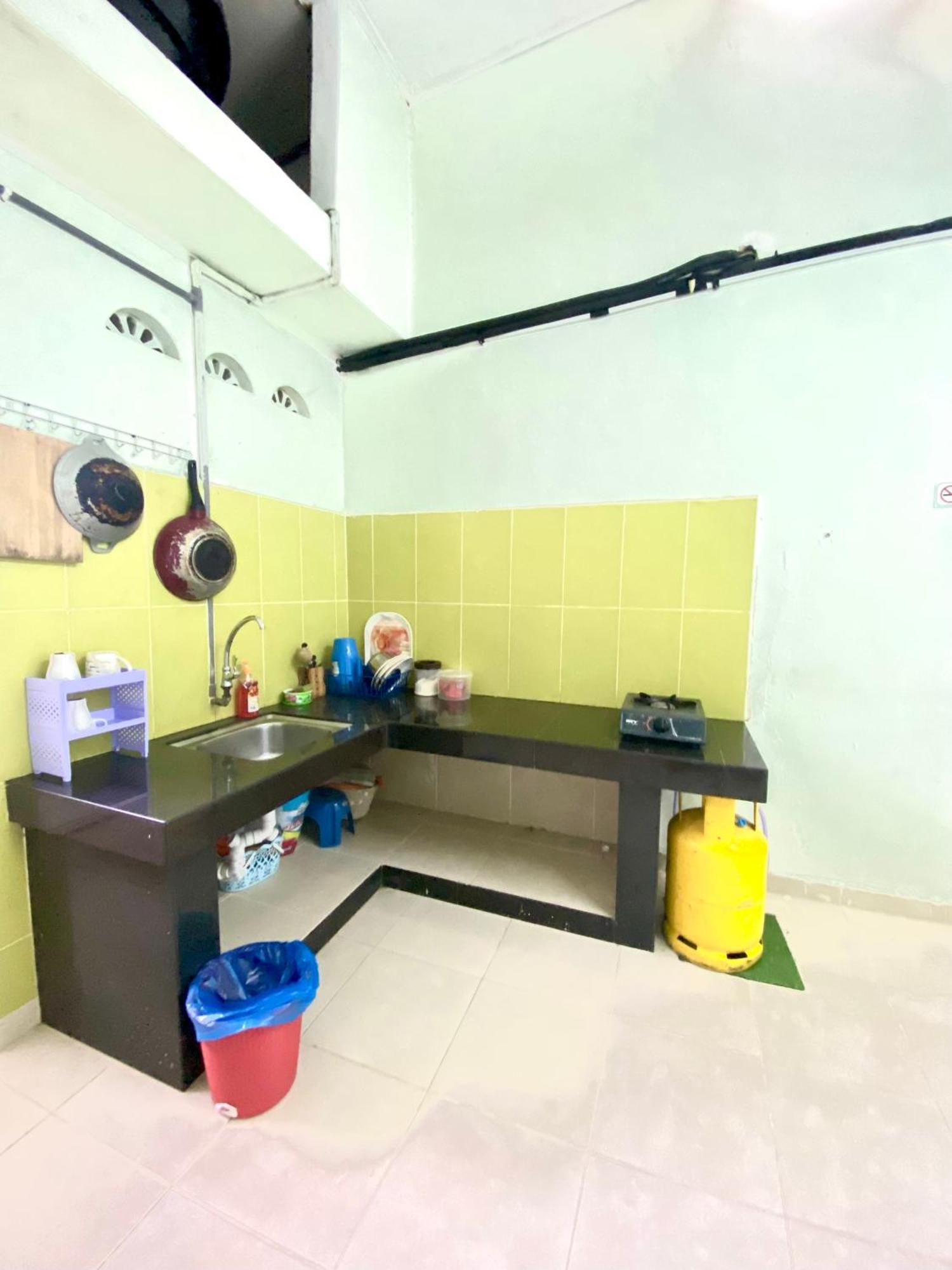 Umi Homestay Batu Buruk Kuala Terengganu Eksteriør billede